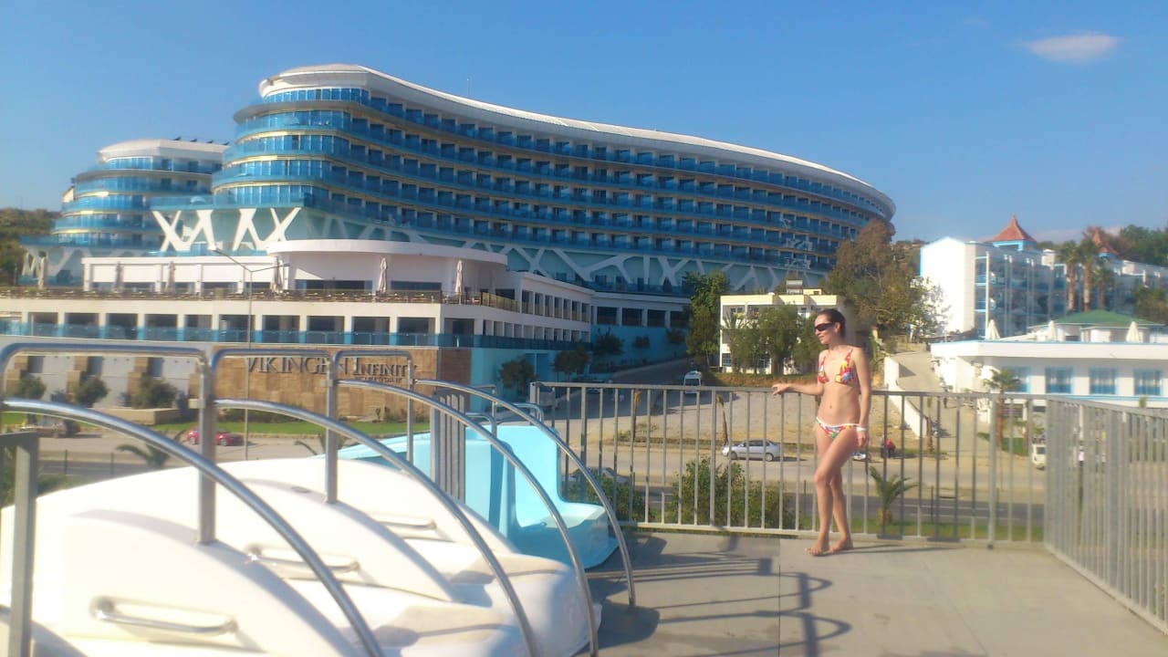 Вид с водных горок Vikingen Infinity Resort & Spa