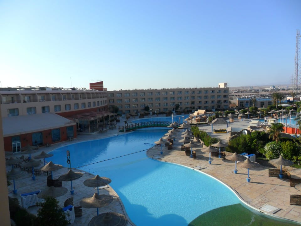 Widok z pokoju-basen Titanic Resort & Aqua Park