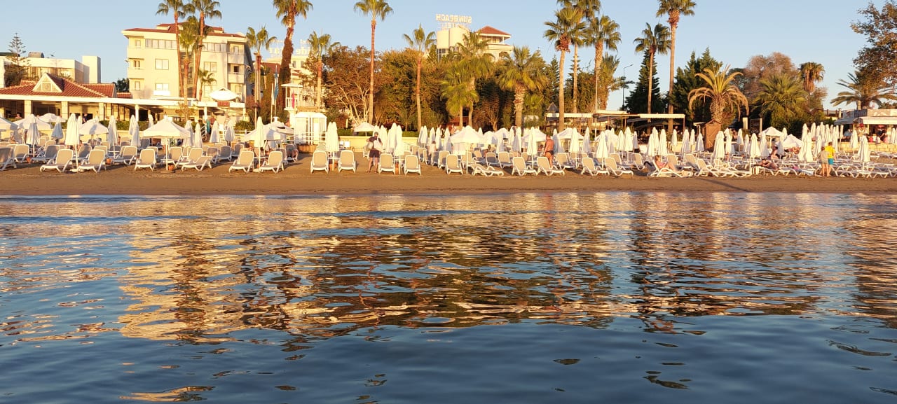 Strand Side Star Beach