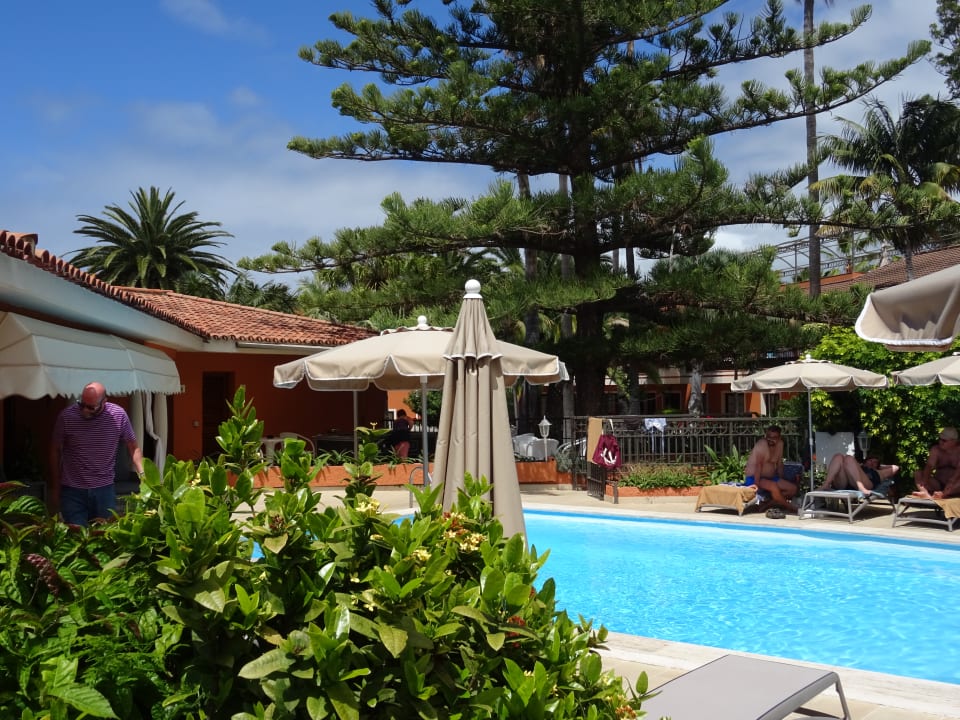 Pool Apartments Ambassador