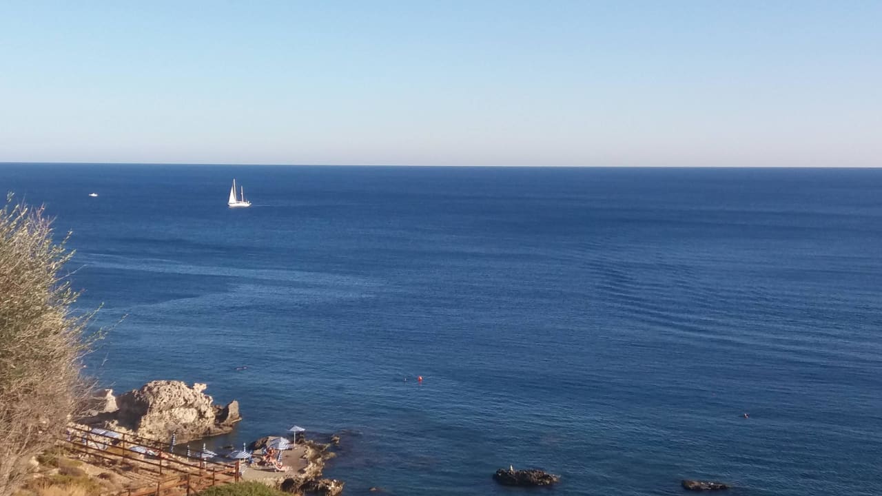 Blick vom Pool auf´s Meer Hotel Kalithea Horizon Royal