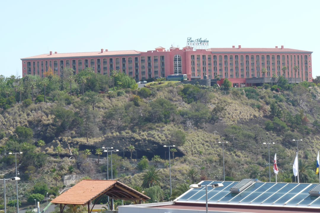 Blick vom Einkaufszenter  Hotel Las Aguilas, Affiliated by Meliá