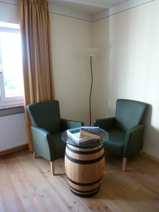 Sitzecke Weingut Klosterhof Garni-Hotel