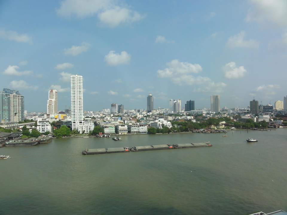 Blick aus dem Zimmer Ramada Plaza by Wyndham Bangkok Menam Riverside