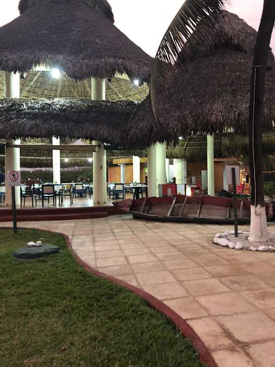 Gastro Hotel Cayman Suites