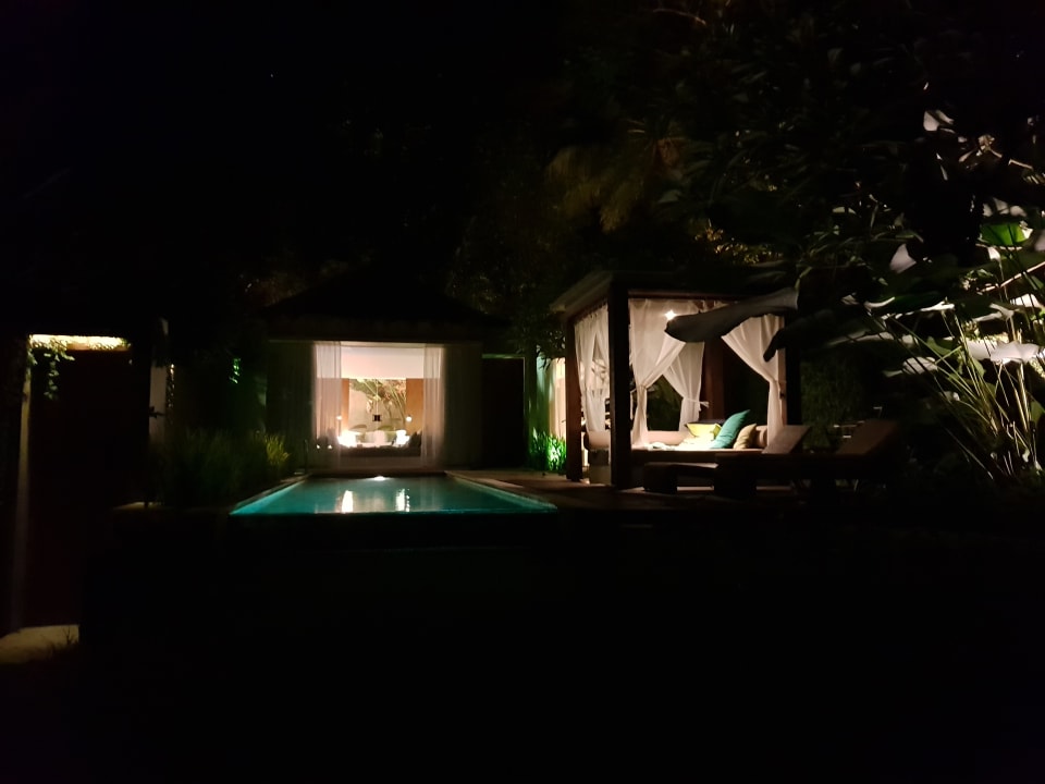 Zimmer Candi Beach  Villas