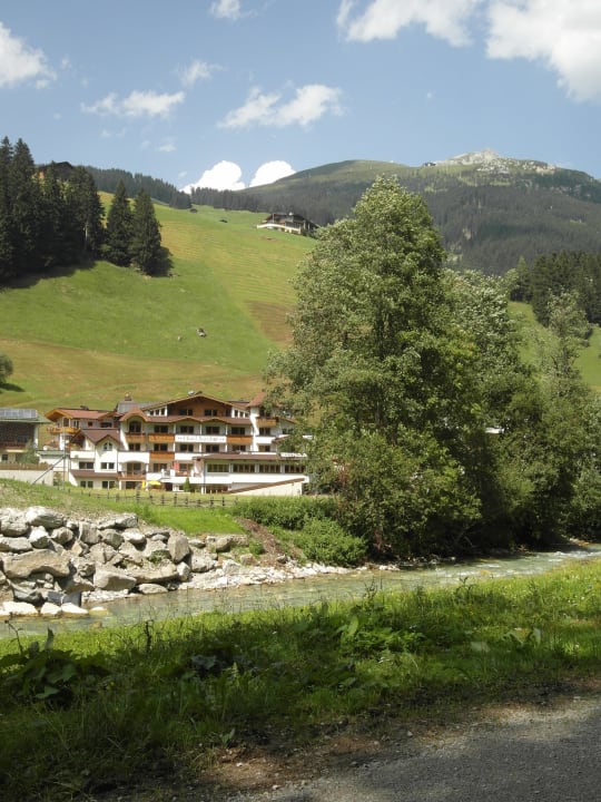 Vom Wanderweg hinter dem Hotel Auenhotel