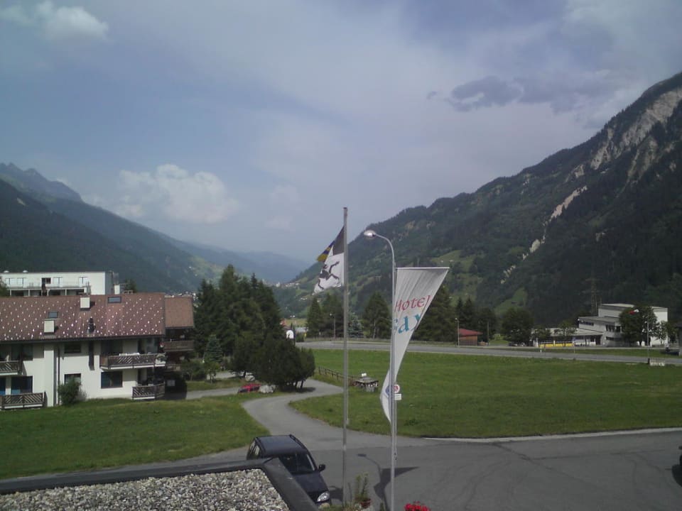 Surselva Richtung Disentis Hotel Sax