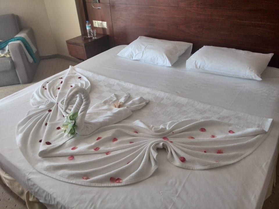 Kingsize Bett Salamis Bay Conti Resort Hotel & Casino