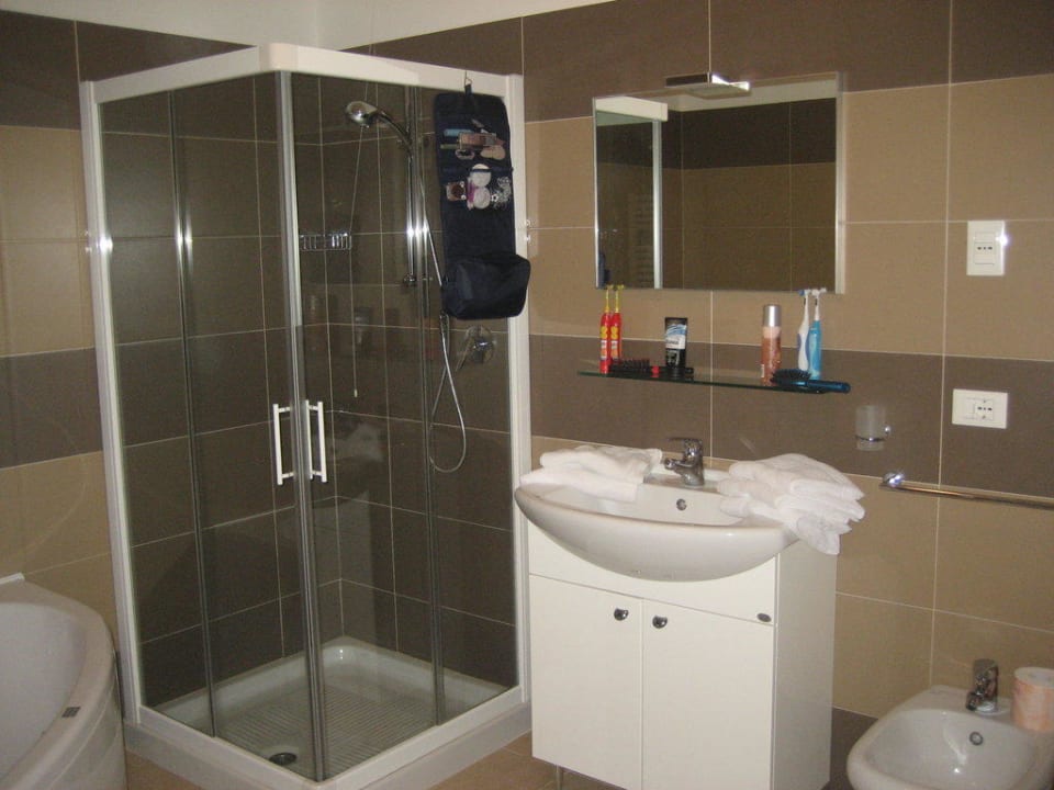 2 Badezimmer Villaggio Hemingway