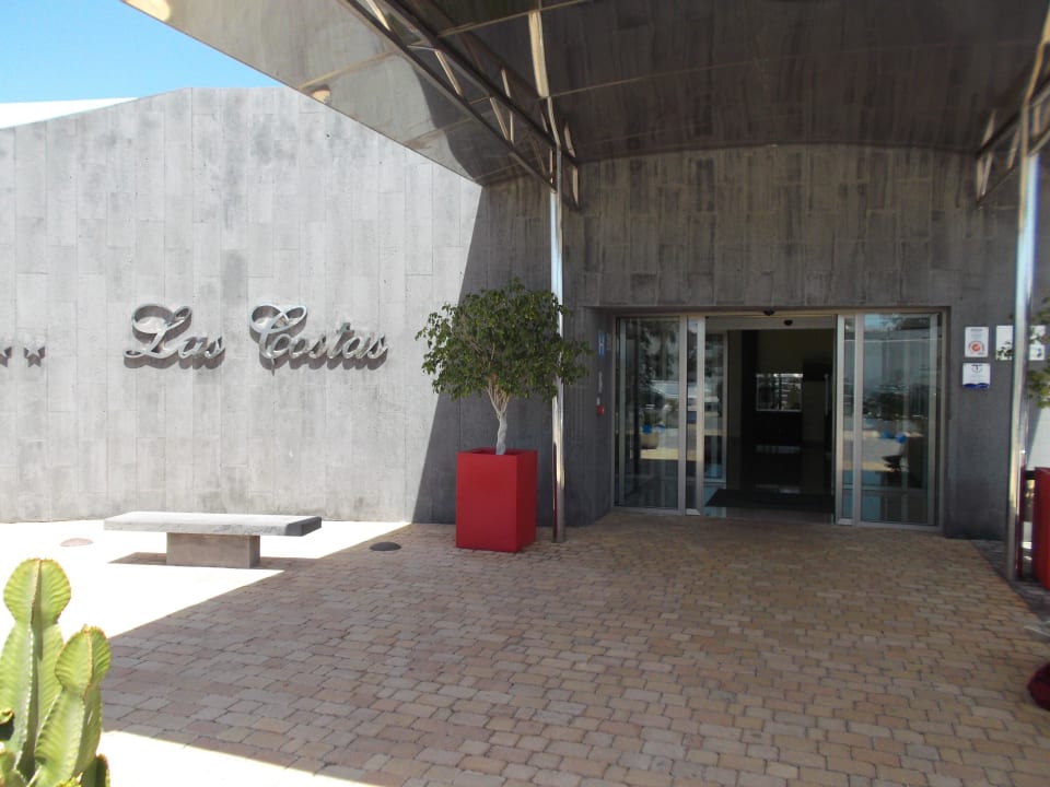 Eingang zum Hotel, Straßenseite Hotel Las Costas