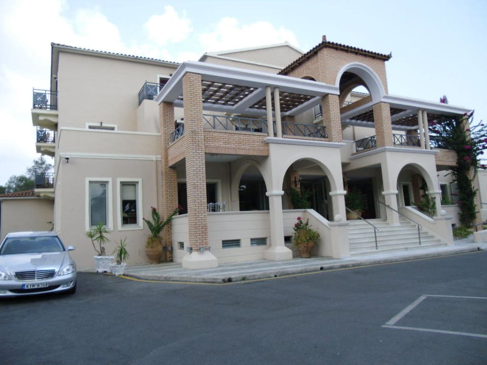 Eingang Sentido Apollo Palace