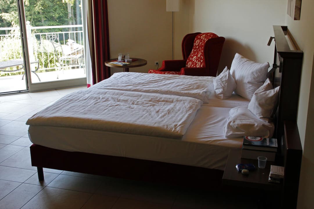 Doppelbett mit Aussicht Waldhotel