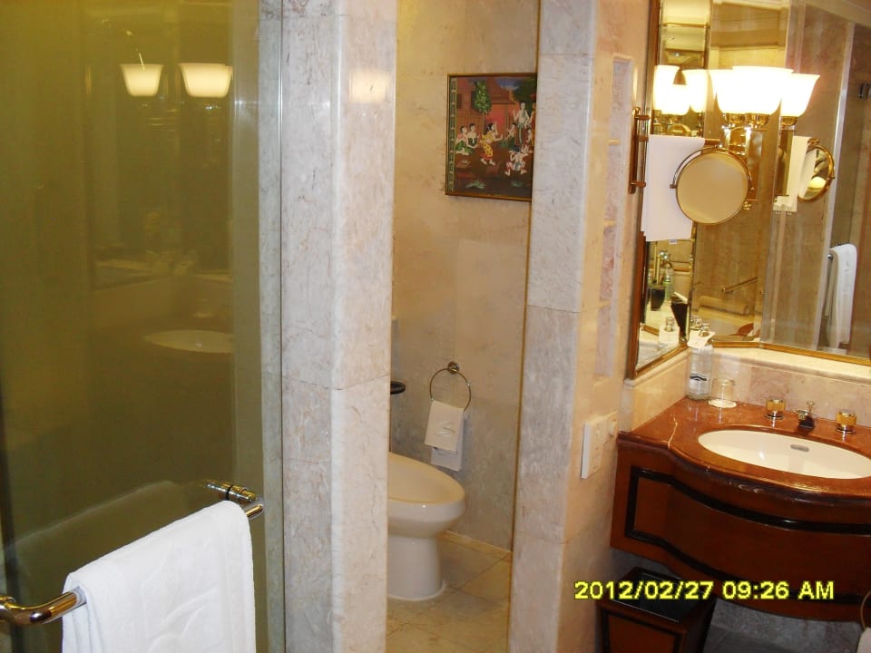 Trennung von Toilette und Dusche Shangri-La Hotel, Bangkok