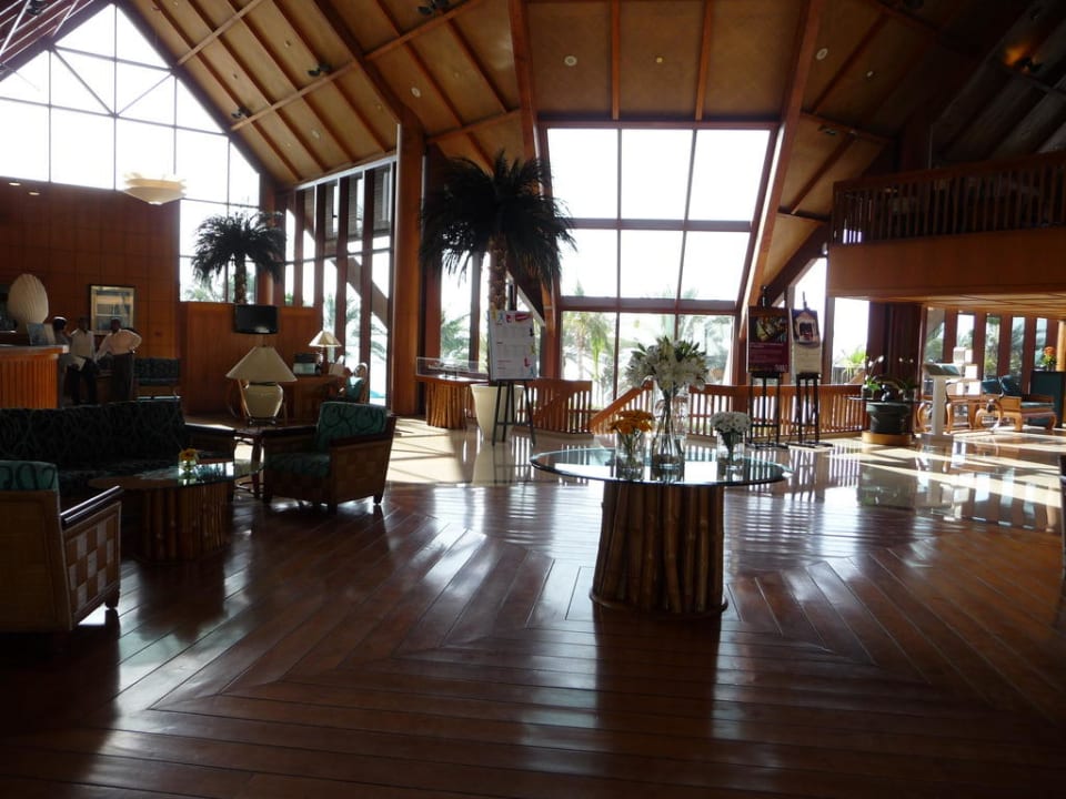 Lobby JA Palm Tree Court