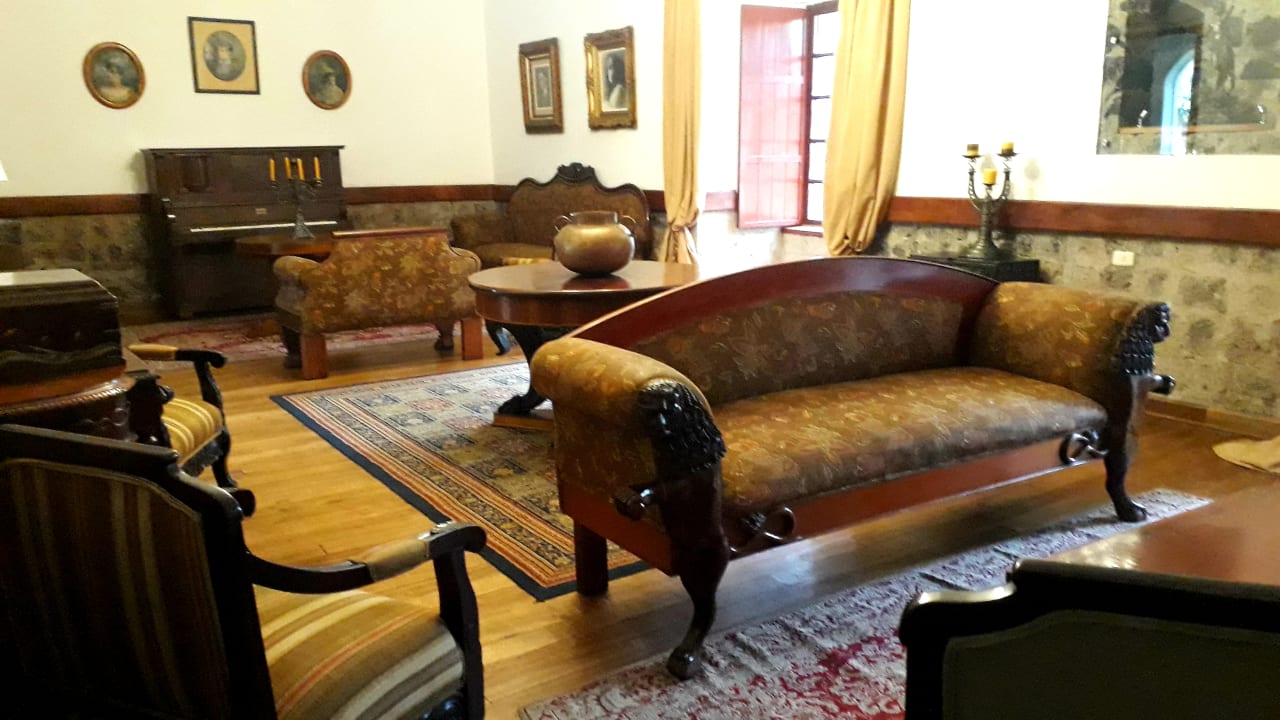 Zimmer Hacienda La Cienega