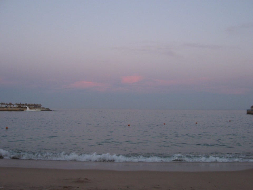 Прибой... Beach Albatros Resort