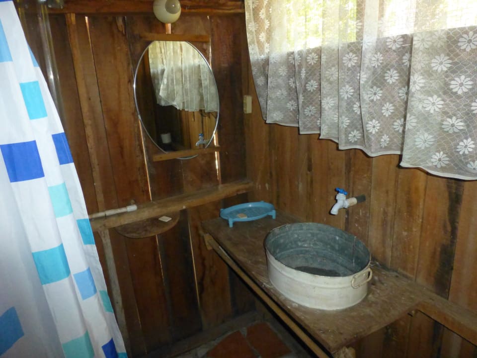 Selfmade-Waschbecken Hostal Hermano Pedro Tikal