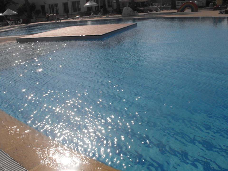 Pool Eden Club