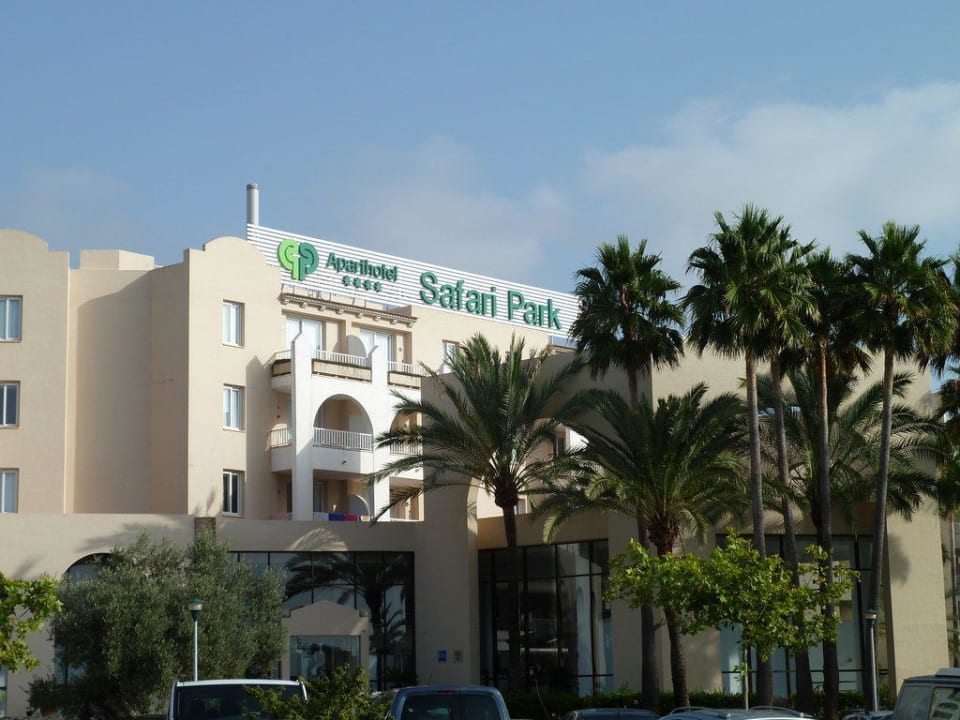 Linker Eingang Protur Safari Park Aparthotel