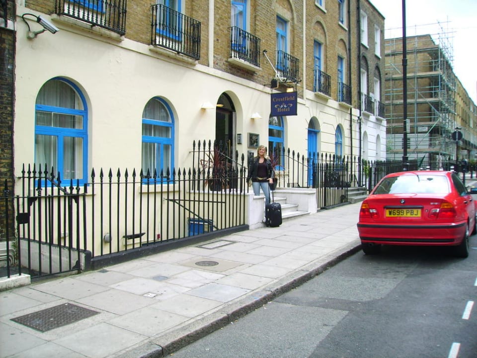 Hotel Crestfield von vorne Hotel Crestfield