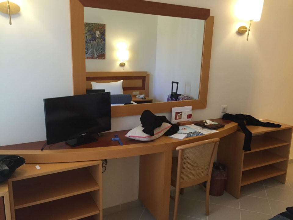 Schreibtisch inkl TV und Ablagefächer Anissa Beach & Village