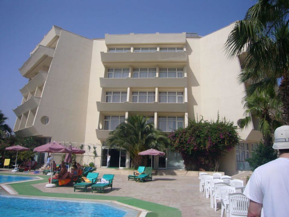 Hauptgebäude Nerton Hotel - Erwachsenenhotel ab 16 Jahren