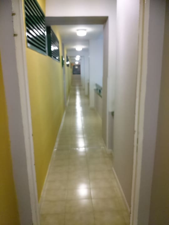 Das ist der Flur vor dem Zimmer Hotel Green Park