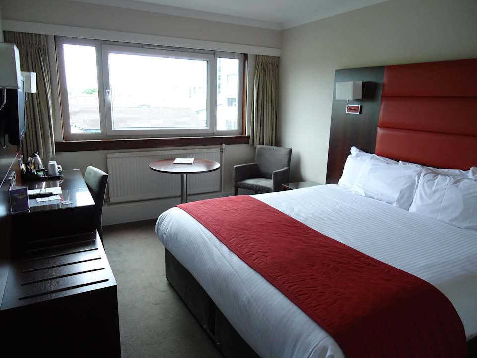 Schlafzimmer nicht groß aber ok Leonardo Inn Glasgow West End