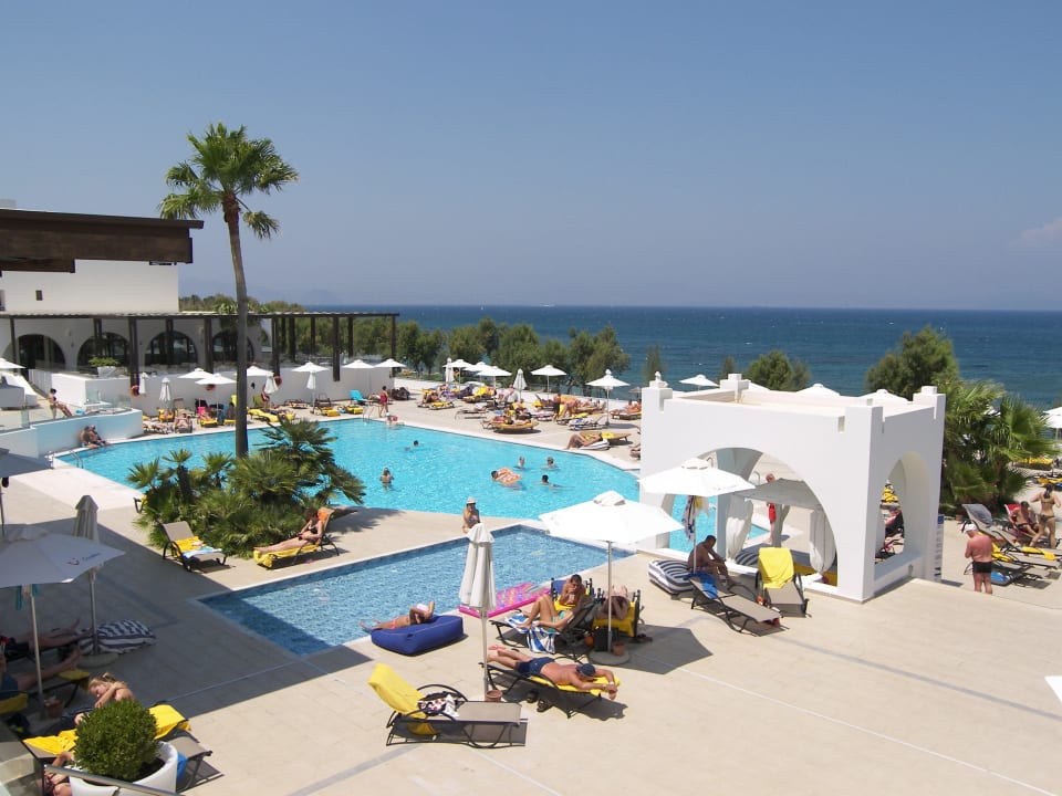 Blick von der Lobbybar, hinten TUI BLUE Oceanis Beach and Spa Resort