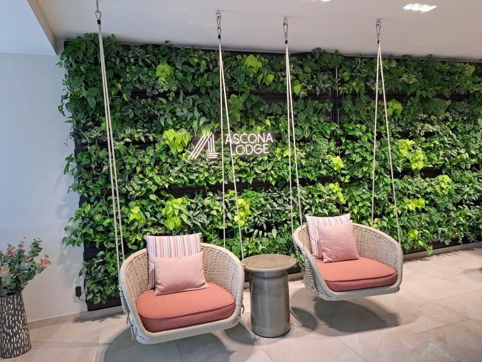 Lobby Ascona Lodge, Pool & Garden Retreat