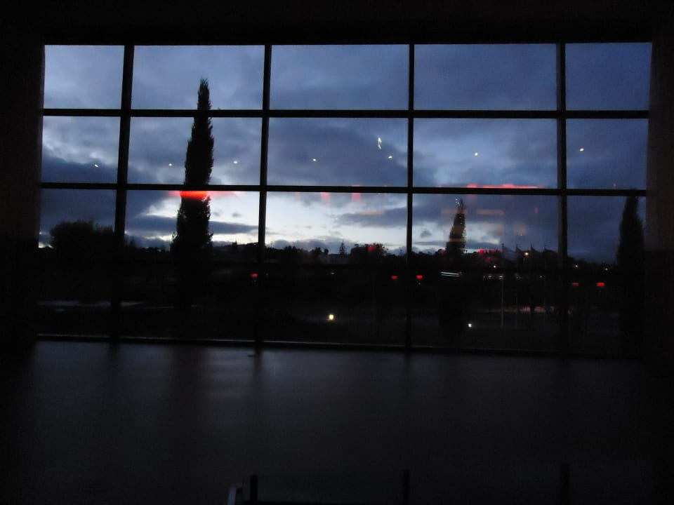 Aussicht am Abend aus dem Foyer Hotel Vila Galé Lagos