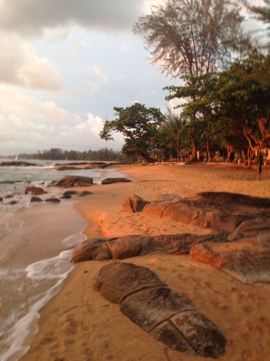 Etwa 5 Minuten entfernt Khao Lak Bayfront Resort