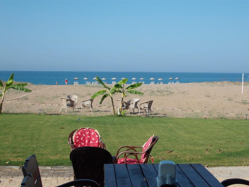 Von der Terrasse aus Skys Hotel