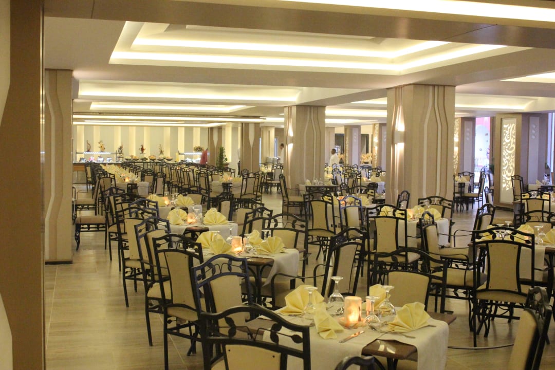 Das neue Restaurante Pickalbatros Alf Leila Wa Leila Resort - Neverland Hurghada