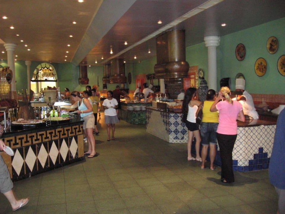 Restaurant principal - section buffet Iberostar Waves Costa Dorada