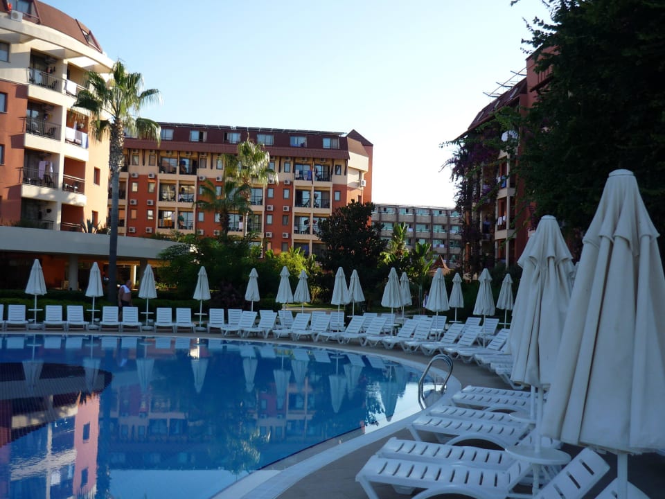 Pool und Haupthaus Palmeras Beach Hotel