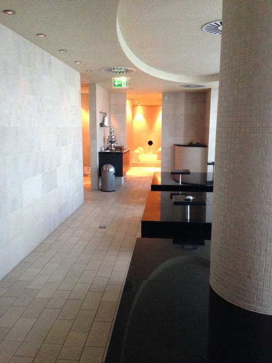 Saunabereich Four Points by Sheraton Panoramahaus Dornbirn