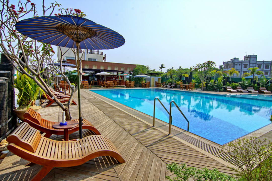 Pool Triumph Hotel Mandalay