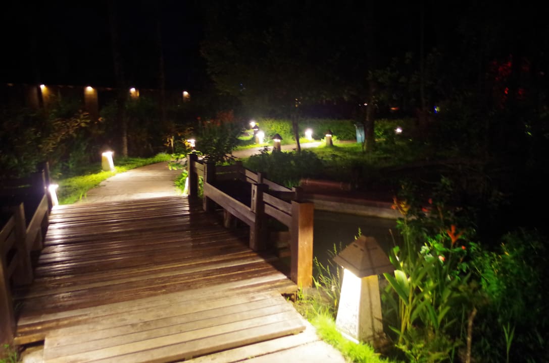 Gartenanlage The Andamania Beach Resort & Spa