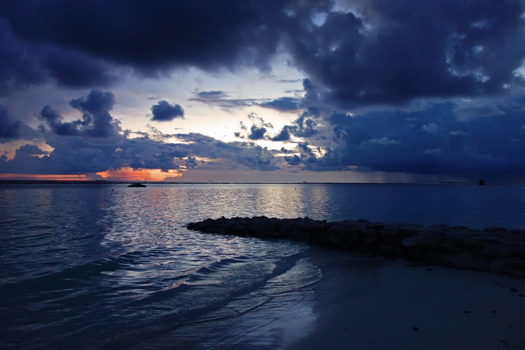 Sonnenuntergang Adaaran Select Meedhupparu Island Resort - Premium All Inclusive