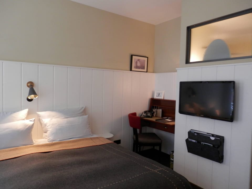 Blick z. Bett Henri Hotel Hamburg Downtown