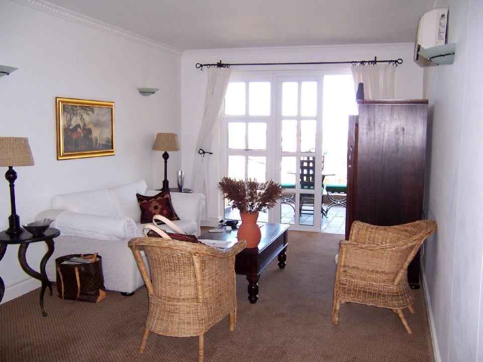 Wohnzimmer unserer Suite Romney Park All Suite Hotel & Spa