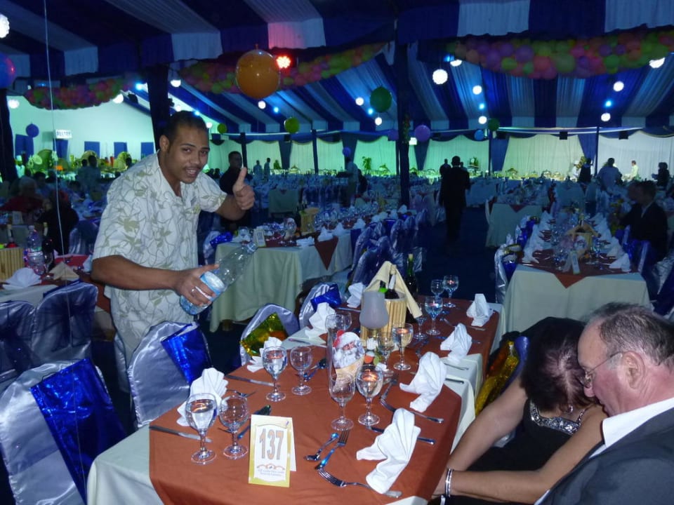 Toller Service bei der Sylvesterparty Pickalbatros Alf Leila Wa Leila Resort - Neverland Hurghada