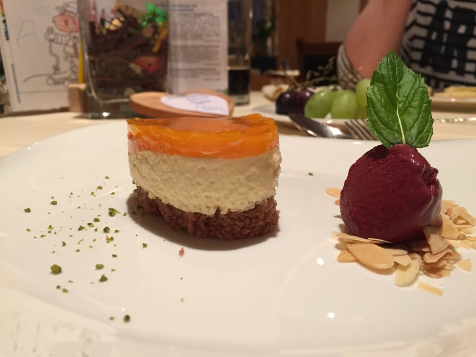 Mangotörtchen mit Heidelbeersorbet Kinderhotel Felben