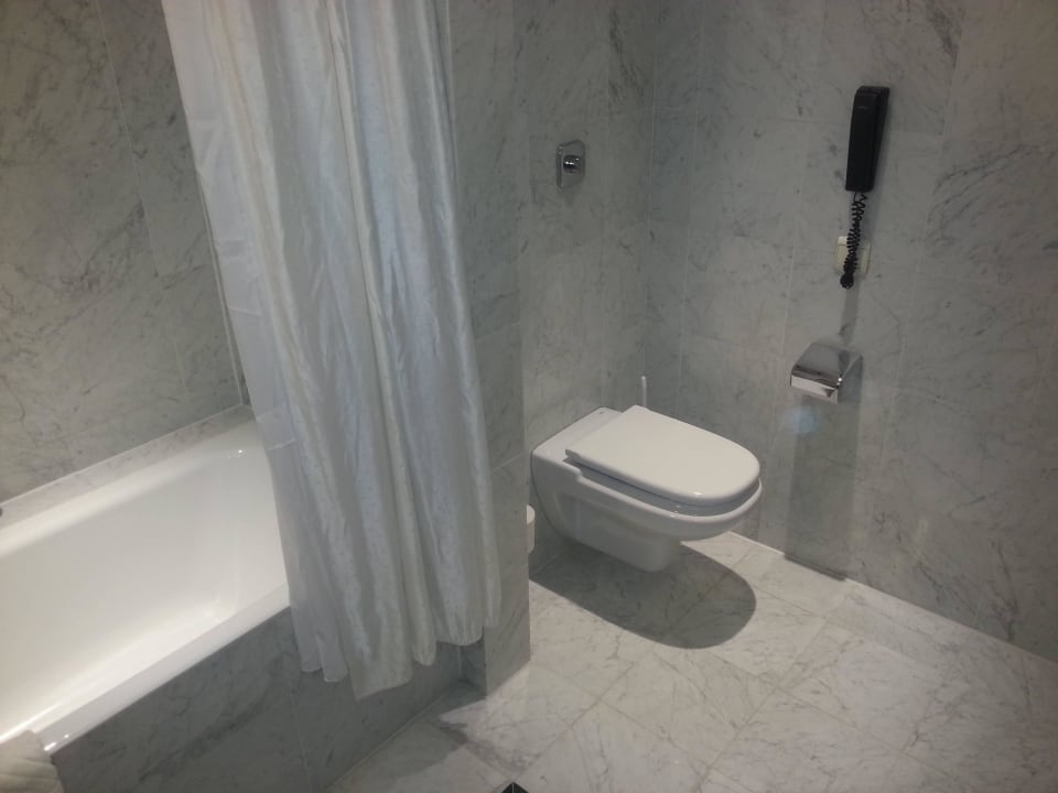 Badezimmer Hilton Brussels Grand Place