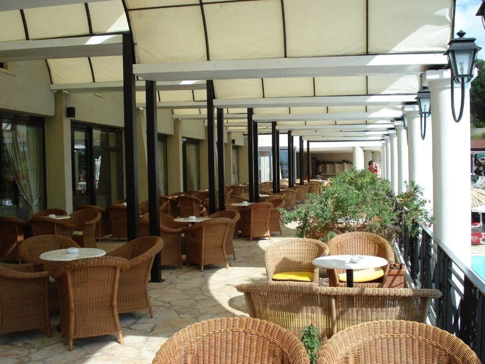 Terrasse Grecotel LUXME Daphnila Bay