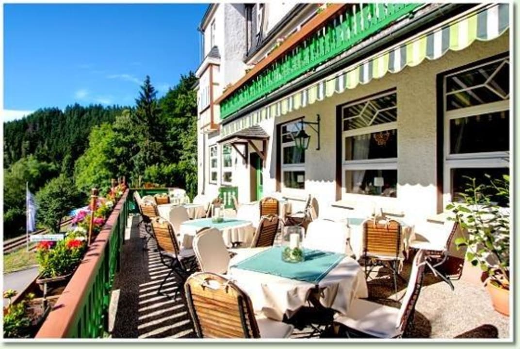 Blick auf die Sonnenterrasse Flair Hotel Waldfrieden
