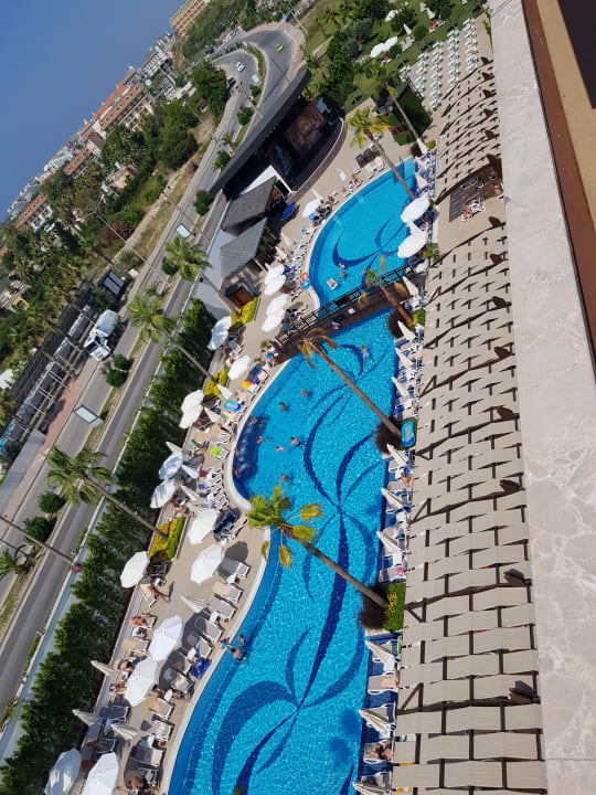 Pool Mary Hotel Side