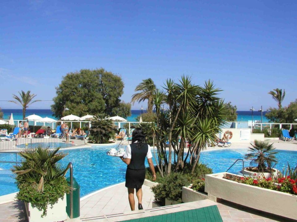 Pool- Teilansicht Sabina Hotel & Suites